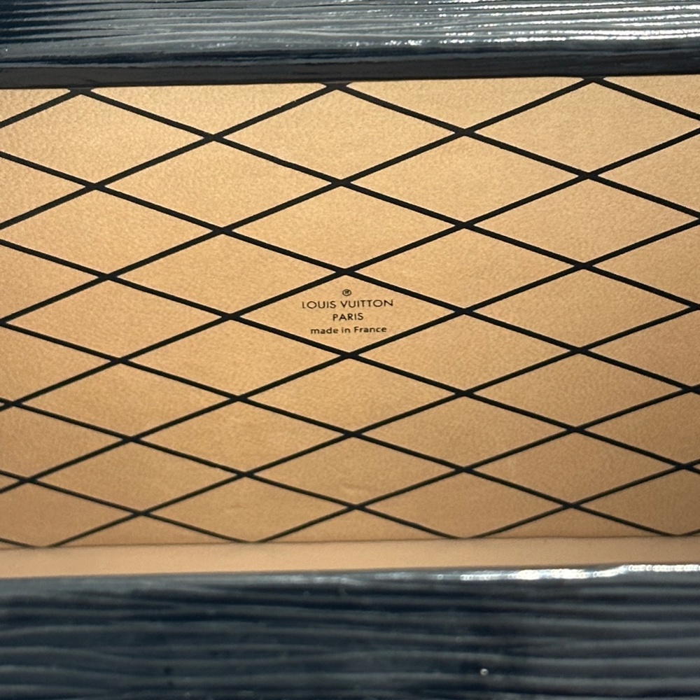 Louis Vuitton Petite Malle View 5